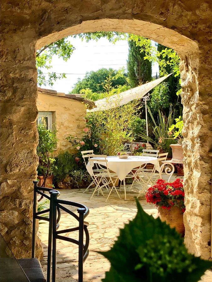 Vila L'Ile Aux Fleurs Ventabren Exteriér fotografie